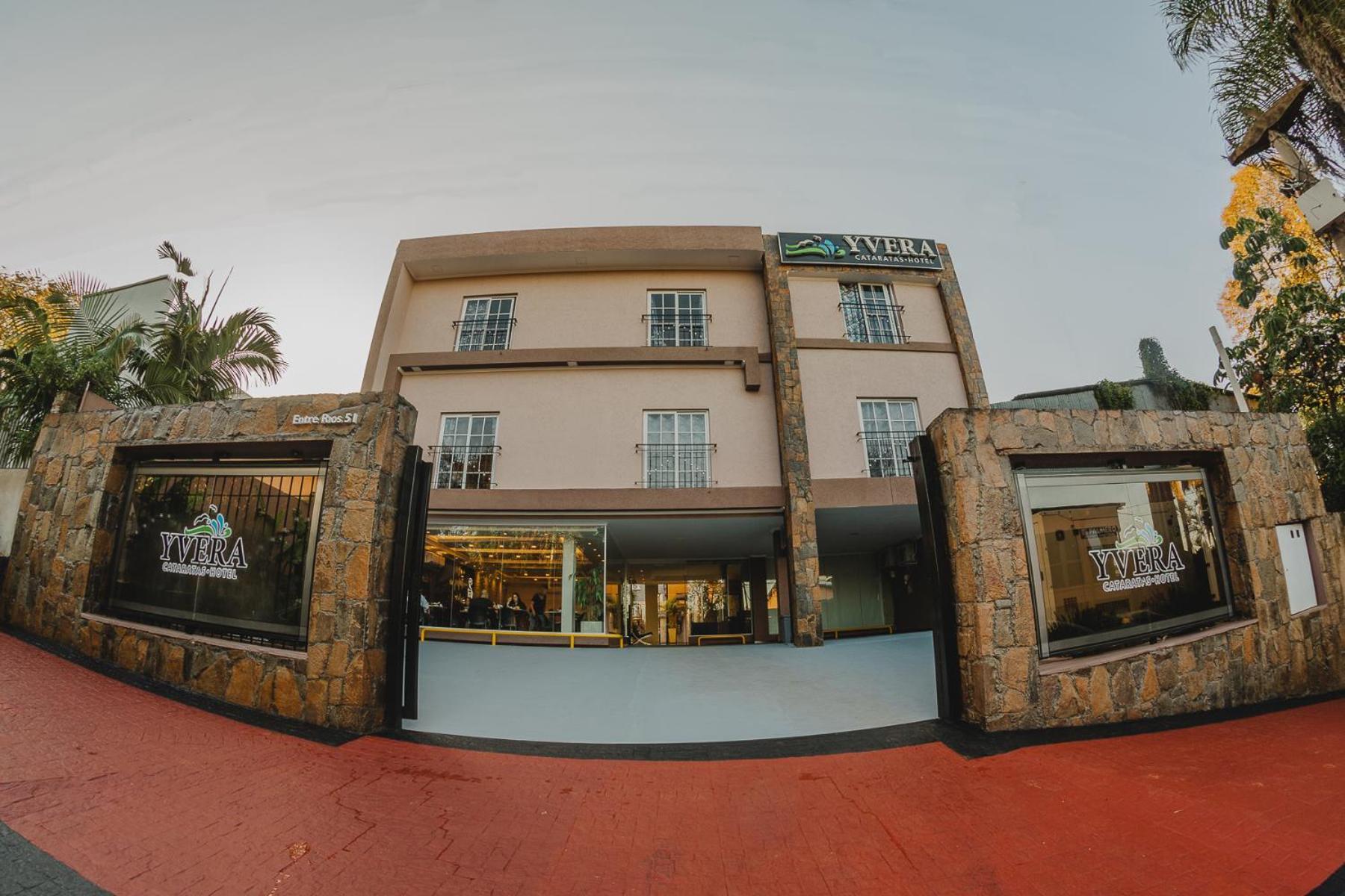 Hotel Yvera Cataratas Puerto Iguazu Exterior photo